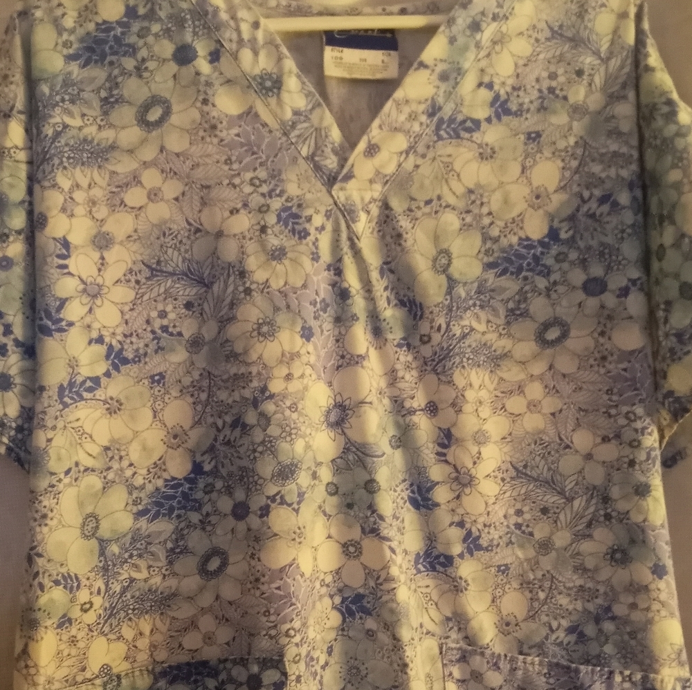 Nursing scrub top